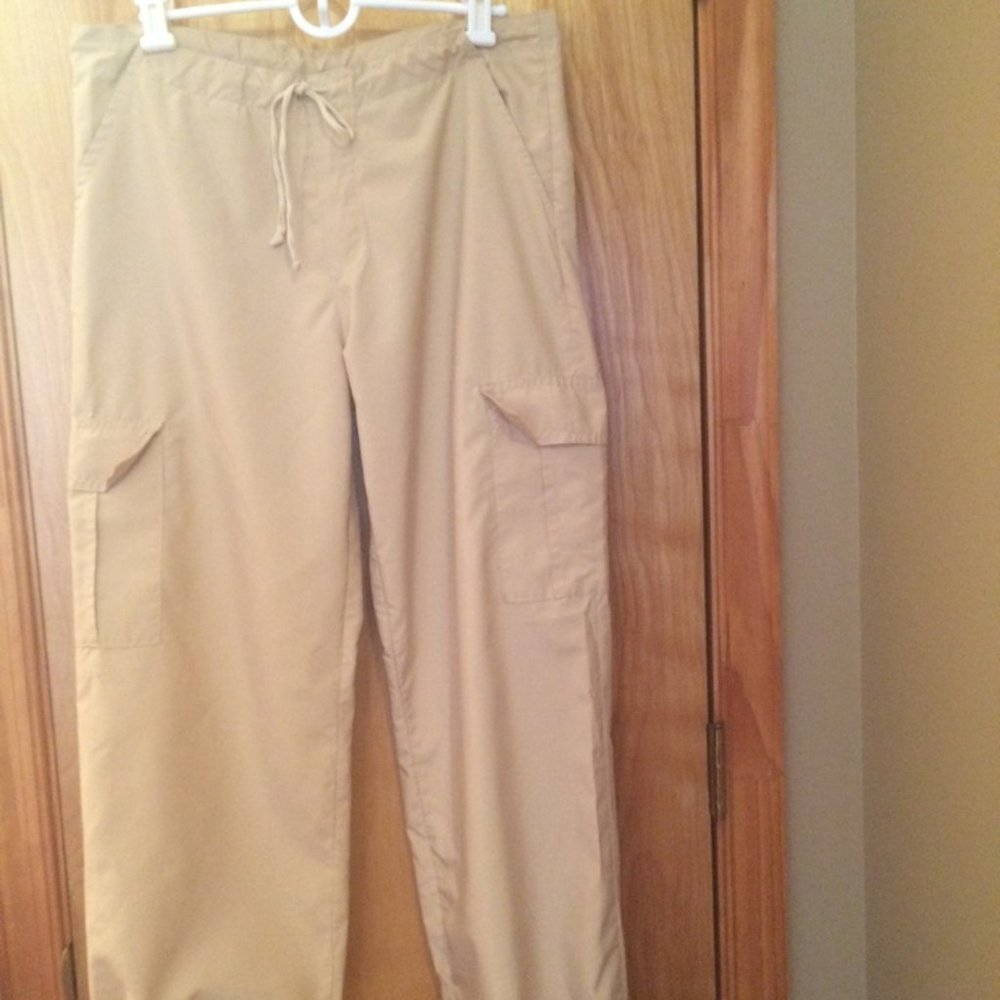 Light cargo pants. Made in France